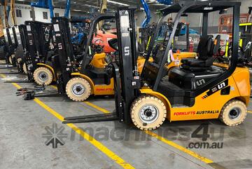 UN Forklift 2.5T LPG - Excess Stock Available Now!