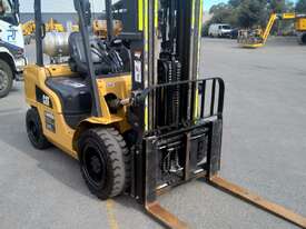 Used 3.0T Cat LPG Forklift - picture0' - Click to enlarge