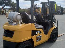 Used 3.0T Cat LPG Forklift - picture1' - Click to enlarge