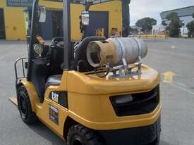 Used 3.0T Cat LPG Forklift - picture2' - Click to enlarge