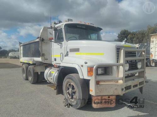 Mack 6X4 Cab Chassis