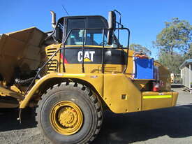 Caterpillar 725 Articulated Dump Truck - picture1' - Click to enlarge