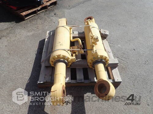 2 X D475A-5 KOMATSU RIPPER TILT CYLINDERS