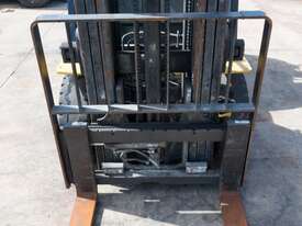 Yale GLP25TKE  Counterbalance Forklift  - picture2' - Click to enlarge