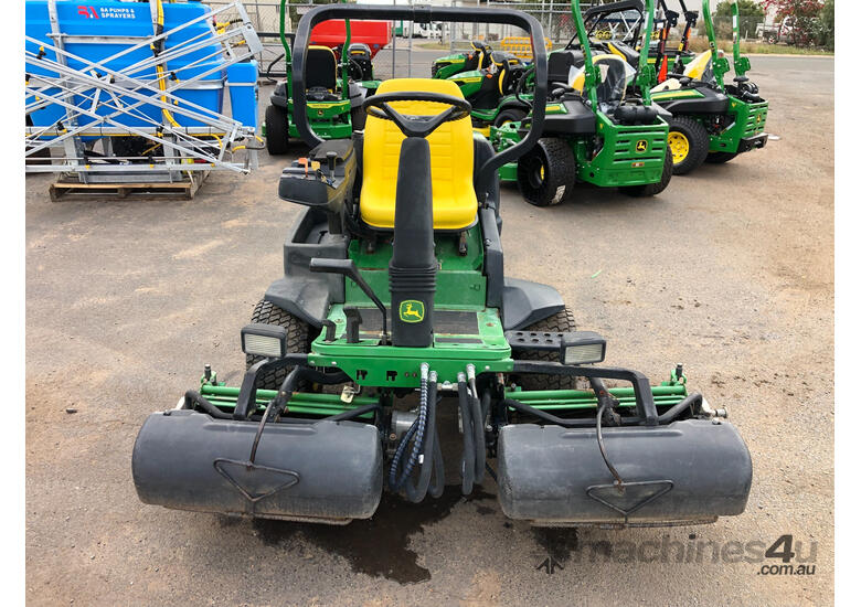 caption John Deere 2500A Golf Greens mower Lawn Equipment