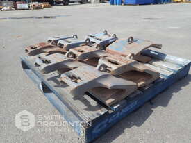 PALLET COMPRISING OF LIP SHROUDS (UNUSED) - picture0' - Click to enlarge