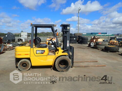 CATERPILLAR GP35 3.5 TONNE LPG FORKLIFT