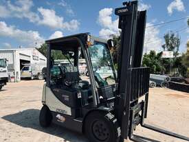 Low Hour Crown Forklift - picture1' - Click to enlarge