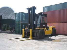 CLARK 650D Forklift (PS074) - Hire - picture0' - Click to enlarge