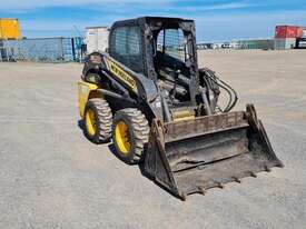New Holland L218 - picture0' - Click to enlarge