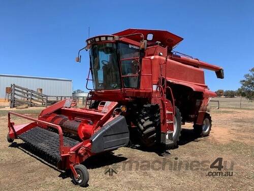 2002 Case IH 2366 Combines