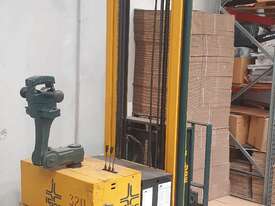 Walkie Reach Stacker with New Batteries - picture2' - Click to enlarge