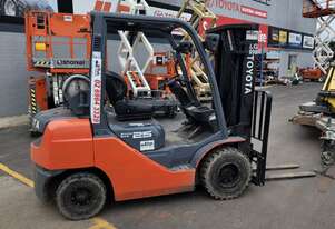 LIFTEK - 2008 TOYOTA 328FG25 2.5Ton LPG Forklift