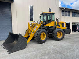 Olympus Loaders Yard Master Articulated Wheel Loader LX1200C 180 HP Cummins Engine  - picture0' - Click to enlarge