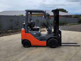 Toyota Forklift 1.8T Container Mast  - picture0' - Click to enlarge