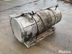 Round Diesel Fuel Tank - picture0' - Click to enlarge