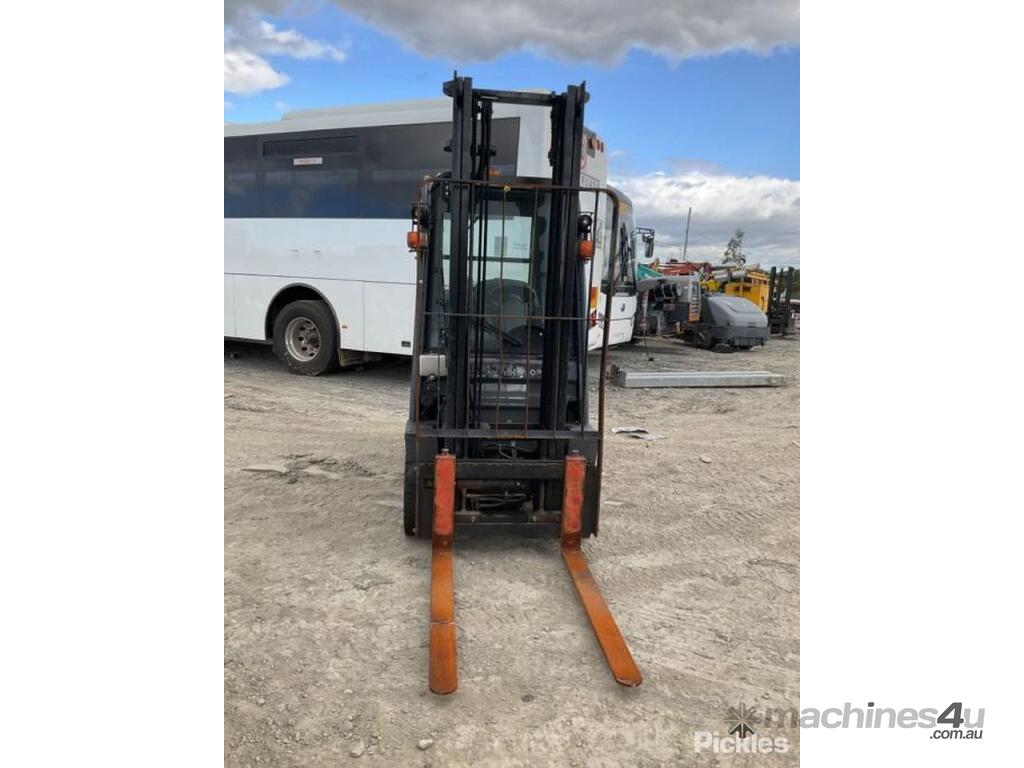 Used Toyota 32-8FG18 Counterbalance Forklift in , - Listed on Machines4u