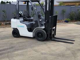 Nissan Unicarrier 2.5T Forklift Near New - picture0' - Click to enlarge