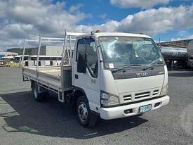 Isuzu NPR300 - picture0' - Click to enlarge