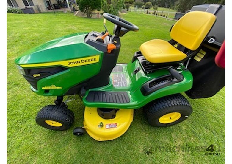 Used 2021 John Deere S110 Ride On Mowers in , - Listed on Machines4u