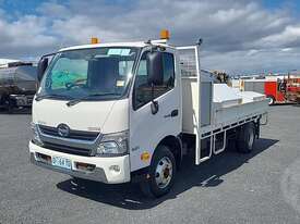 Hino 300 - picture1' - Click to enlarge