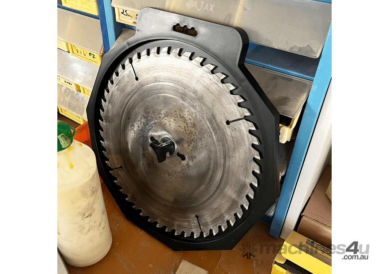caption Oltre 300mm (12