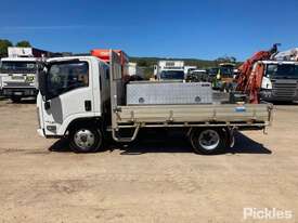 2016 Isuzu NLS 45-150 - picture1' - Click to enlarge