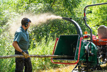 Woodland Mills 8 Tractor PTO Drive Wood Chipper Buyers Choice Award Winner!