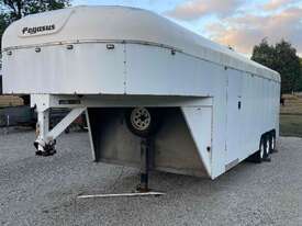 Gooseneck Horsefloat 5th Wheeler, Pegasus 30ft - picture0' - Click to enlarge