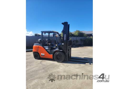 Toyota Forklift 5T Low Hours Deluxe Model 