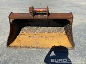 1735mm Mud Bucket to suit Excavator, Centers 450mm, Ears 325mm, Pins 80mm - picture2' - Click to enlarge