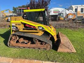 Skid Steer CAT 267B 2006 Track Machine 4933 hours No AC - picture0' - Click to enlarge