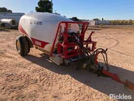 2017 Croplands Weed-It 4000 Single Axle Weed Sprayer Trailer - picture0' - Click to enlarge