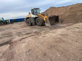 Liebherr L550 IIIA Wheel Loader w Bucket - picture0' - Click to enlarge