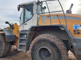 Liebherr L550 IIIA Wheel Loader w Bucket - picture2' - Click to enlarge