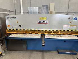 Hydraulic Guillotine. Steelmaster 3200mm x 6.5mm with Ballscrew Back Gauge - picture0' - Click to enlarge