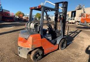 TOYOTA 32-8FG25 ForkLift 2.5 ton LPG TOYOTA 32-8FG25 ForkLift 2.5 ton LPG