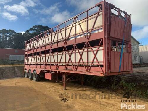 2007 Rhino Tri Axle Stock Crate (Cattle) Stock Crate