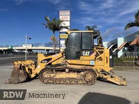 Caterpillar 953C Track Loader - picture1' - Click to enlarge