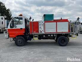 1999 Isuzu NPS Fire Truck - picture2' - Click to enlarge