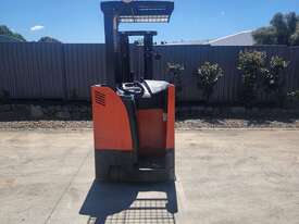 Toyota Forklift 1.6T Electric Container Mast - picture2' - Click to enlarge