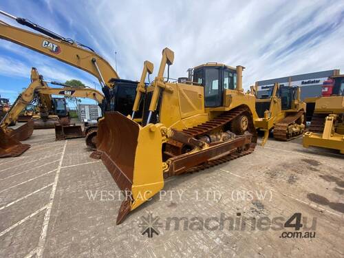 CAT D8T Track Type Tractors