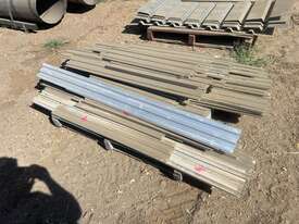 Assorted Livestock Crate Rails  - picture0' - Click to enlarge