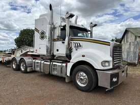 2011 MACK TITAN 6x4 PRIME MOVER + 2001 DRAKE 4x4 F - picture0' - Click to enlarge