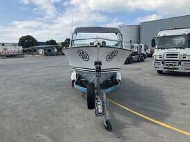 Unbranded Fibreglass Boat & Trailer - picture0' - Click to enlarge