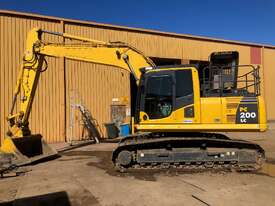 20 Tone Komatsu Excavator - picture0' - Click to enlarge