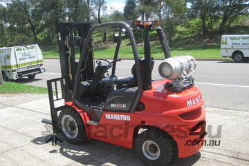 MANITOU MI30G - SIDE SHIFT & FORK POSITIONER!