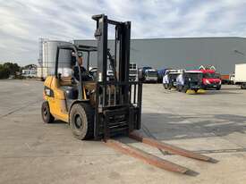 2010 Caterpillar Counter Balance Forklift - picture0' - Click to enlarge