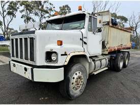 1981 INTERNATIONAL S LINE TIPPER TRUCK - picture1' - Click to enlarge