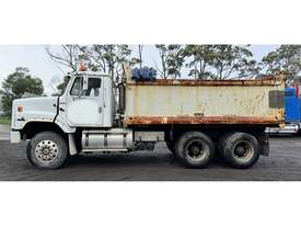 1981 INTERNATIONAL S LINE TIPPER TRUCK - picture2' - Click to enlarge